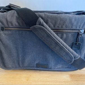 Tenba Cooper 15 messenger bag with gray leather accents
